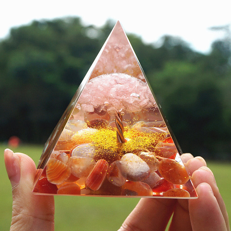 Pyramide d'orgone en quartz rose et agate rouge Olivenorma
