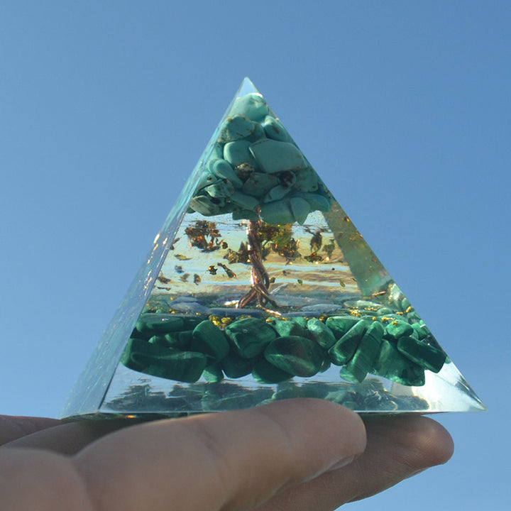 Pyramide d'orgone arbre de vie turquoise Olivenorma avec malachite