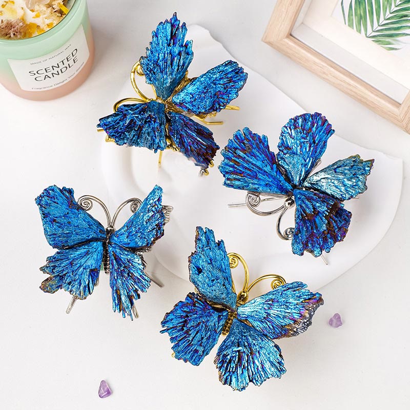 Décoration en pierre précieuse papillon en tourmaline cyanite Aura Olivenorma