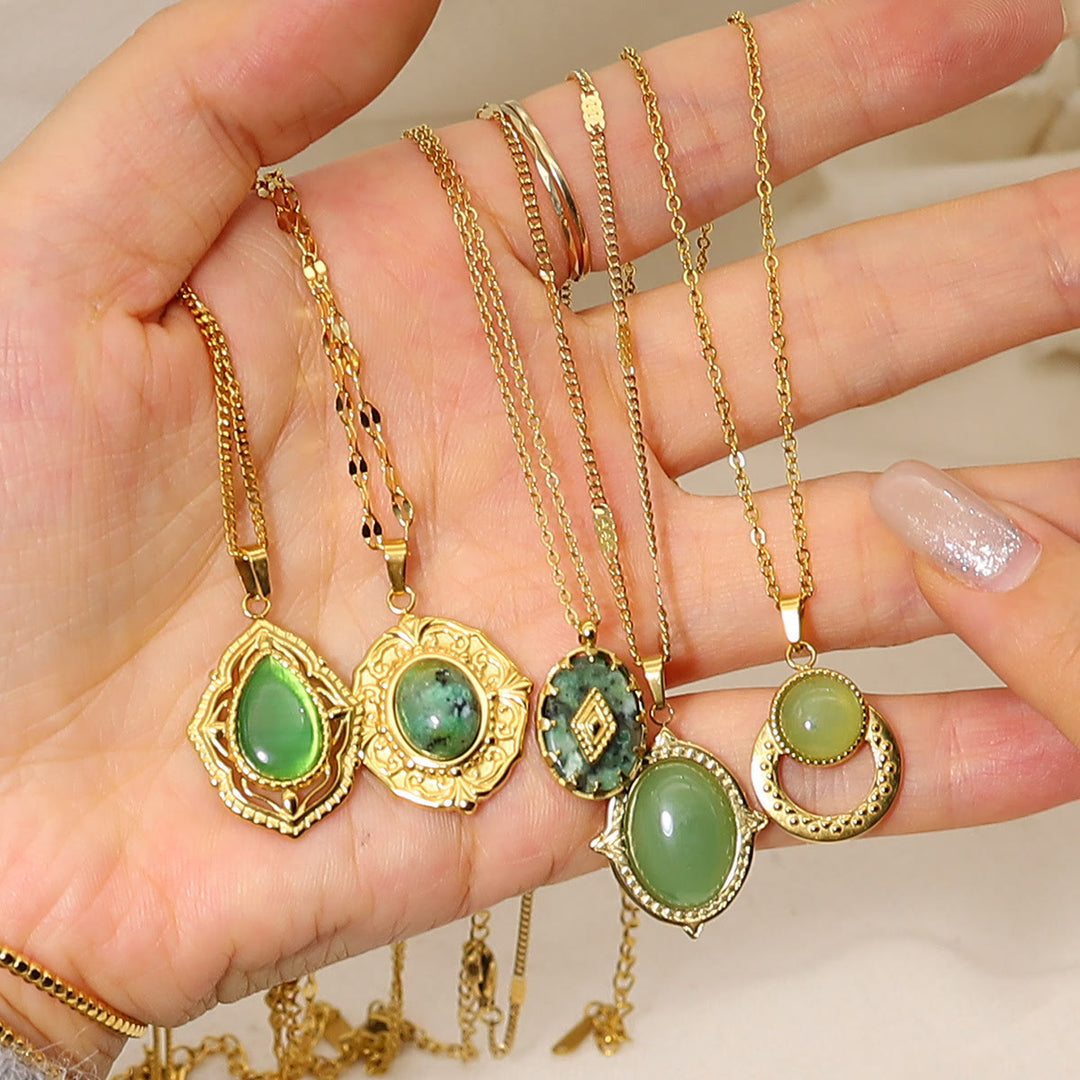 Collier pendentif ovale vert turquoise africain Olivenorma