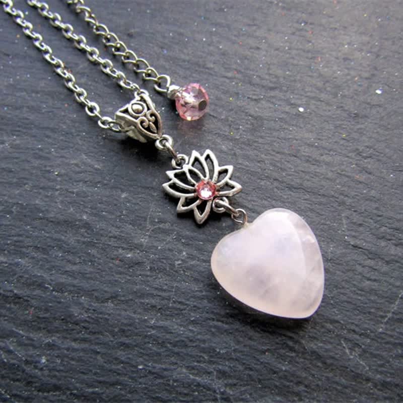 Collier en forme de cœur en quartz rose et lotus de Bohême Olivenorma