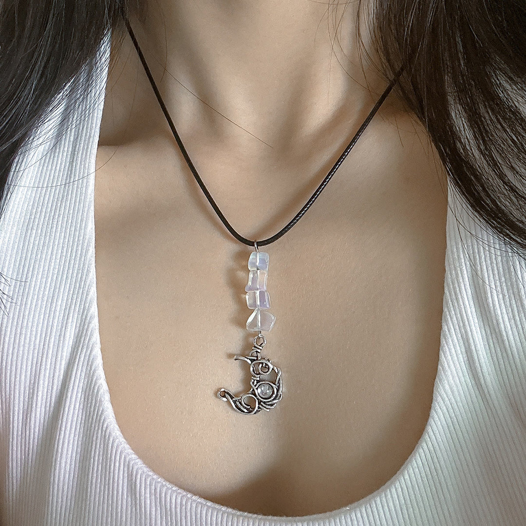 Collier en cuir et fil ciré avec pompon papillon en pierre naturelle Olivenorma