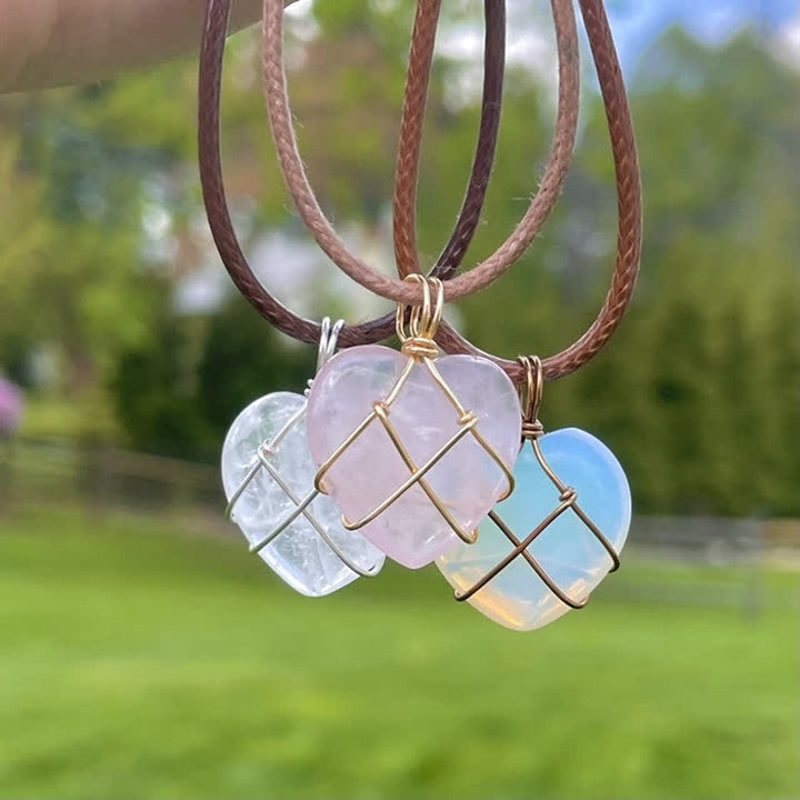Collier en cristal naturel en forme de cœur Olivenorma