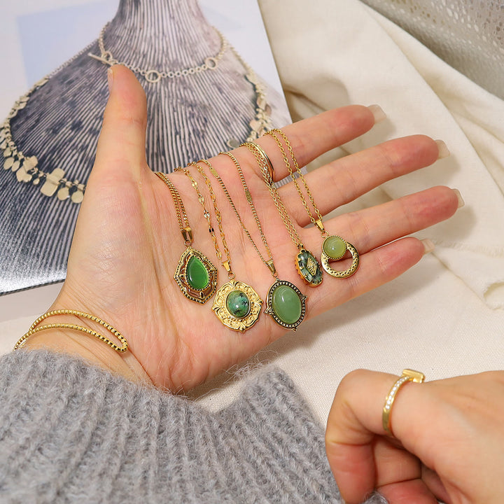 Collier pendentif ovale vert turquoise africain Olivenorma