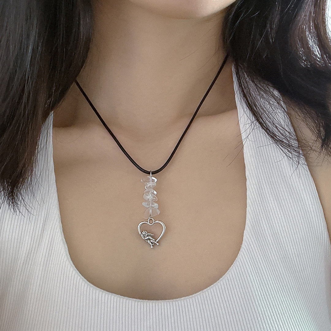 Collier en cuir et fil ciré avec pompon papillon en pierre naturelle Olivenorma