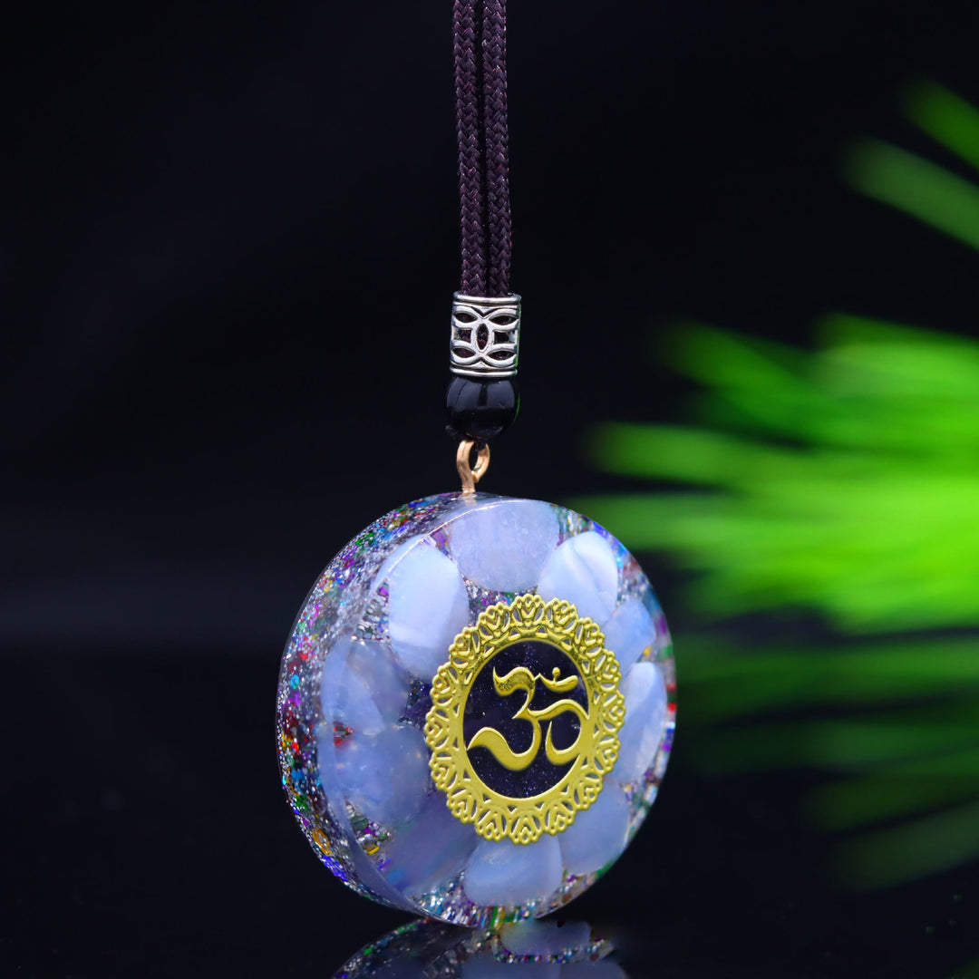 Collier pendentif époxy en gravier de calcédoine bleue naturelle Olivenorma