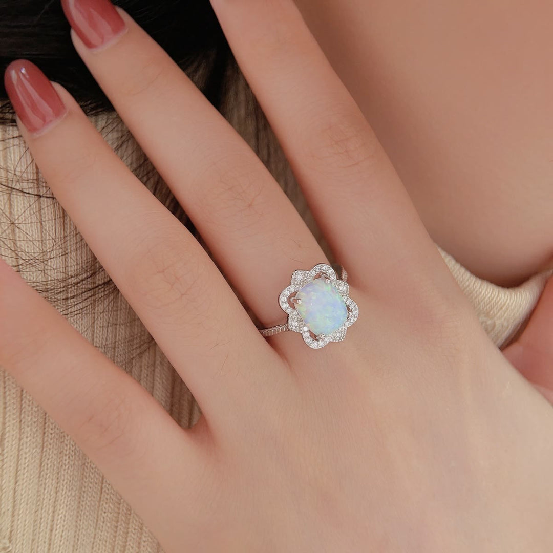 Bague de fiançailles avec gravure en zircon blanc opale Olivenorma