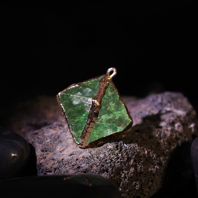 Pendentif en cristal naturel de fluorite verte Olivenorma