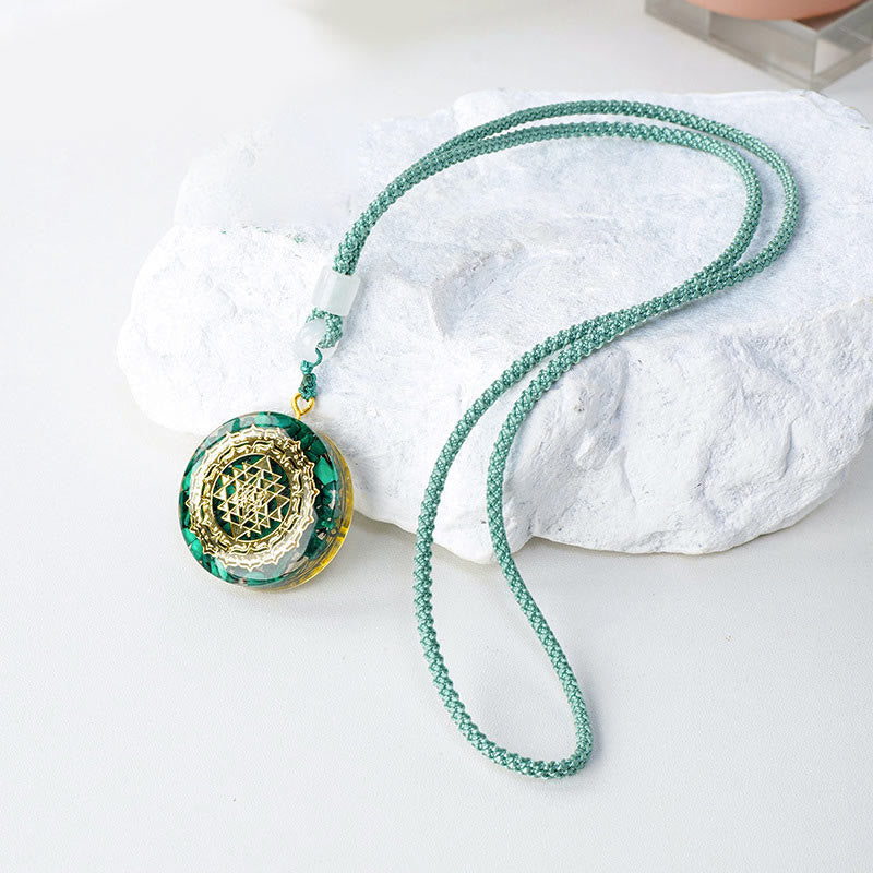 Collier d'orgone en cristal naturel Olivenorma