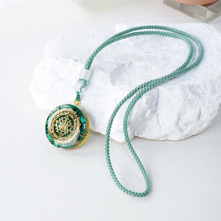 Collier d'orgone en cristal naturel Olivenorma