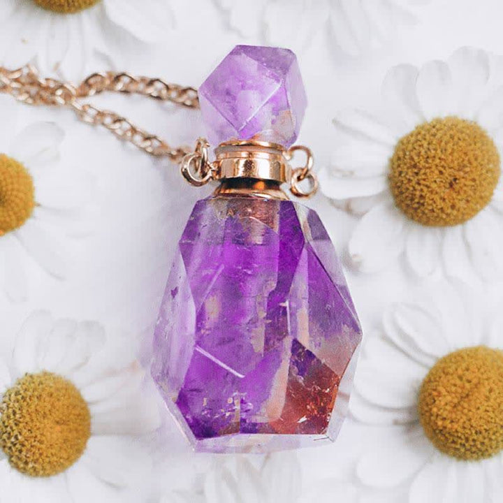 Collier bouteille de parfum en cristal
