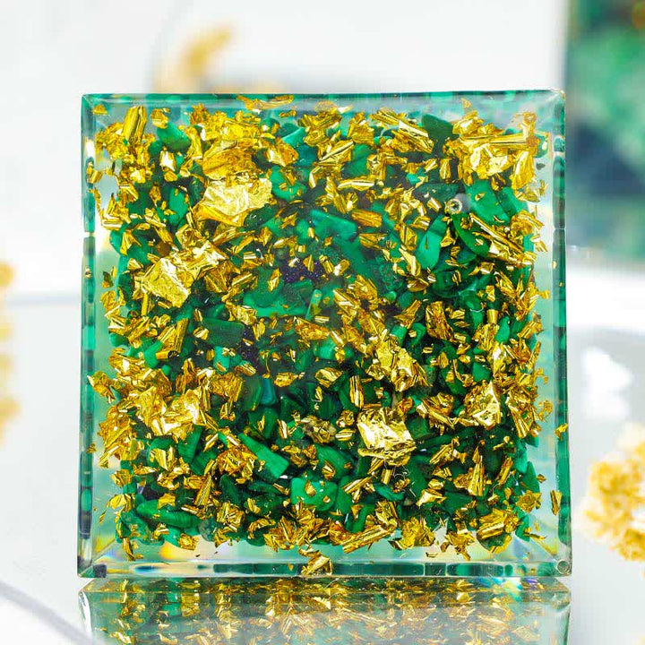 Olivenorma « Forêt verte » – Pyramide d'orgone de l'arbre de vie en malachite