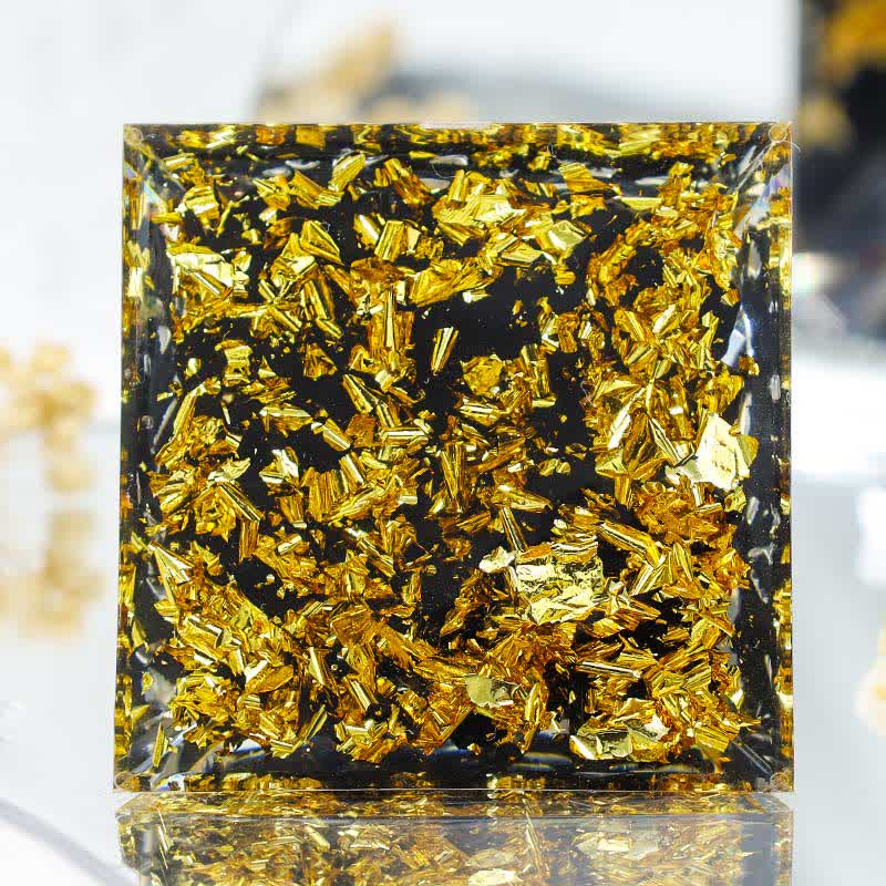 Olivenorma « Lumière dans l'obscurité » - Pyramide orgonite en onyx noir