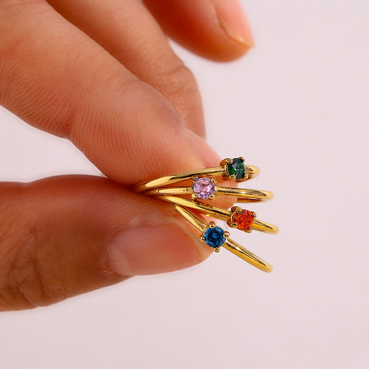 Bague simple en acier inoxydable plaqué 18 carats avec pierre de naissance Olivenorma