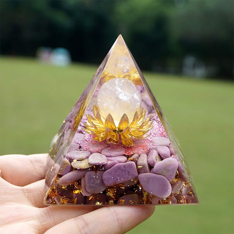 Pyramide d'orgone de guérison en lépidolite Olivenorma avec quartz rose