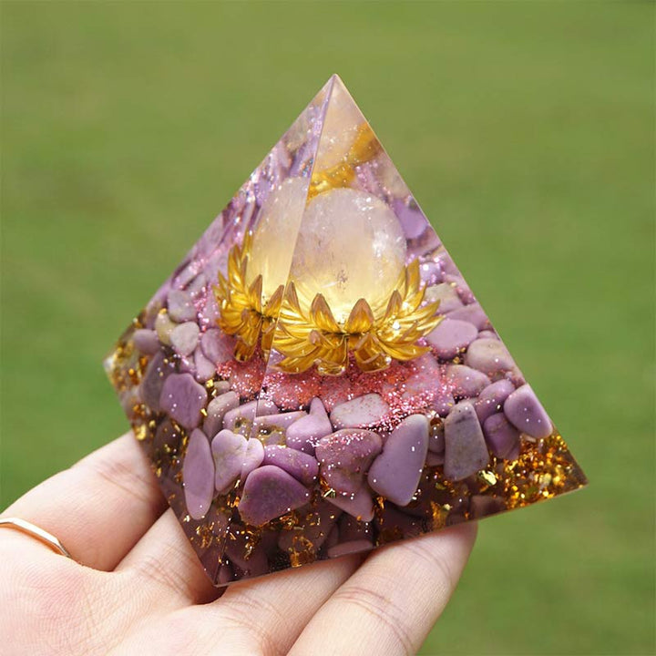 Pyramide d'orgone de guérison en lépidolite Olivenorma avec quartz rose