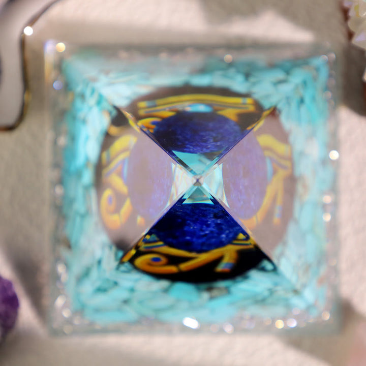 Pyramide d'orgone en sodalite bleue et turquoise Olivenorma