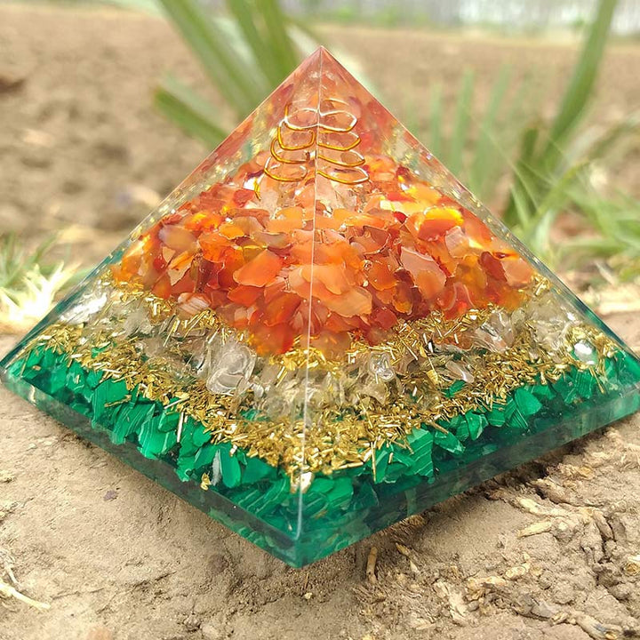 Pilier en quartz transparent Olivenorma avec pyramide orgonite et malachite