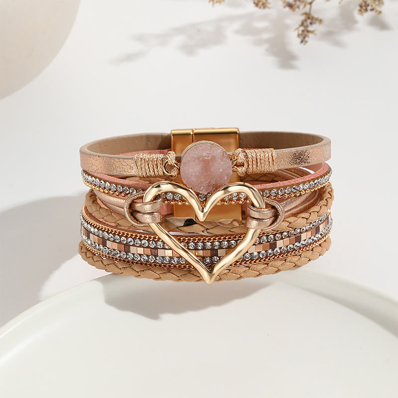 Bracelet en cuir tressé avec cœur métallique et grappe de cristaux multicolores Olivenorma