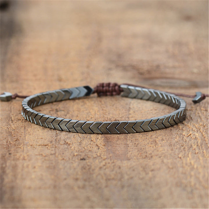 Bracelet ajustable Olivenorma en hématite mate avec flèches