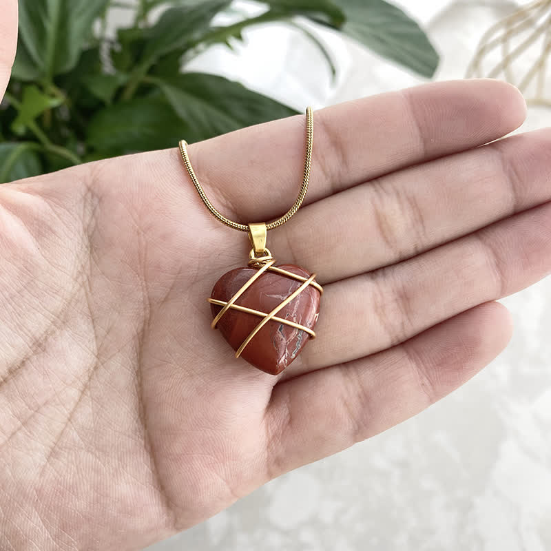Collier en cristal naturel en forme de cœur Olivenorma