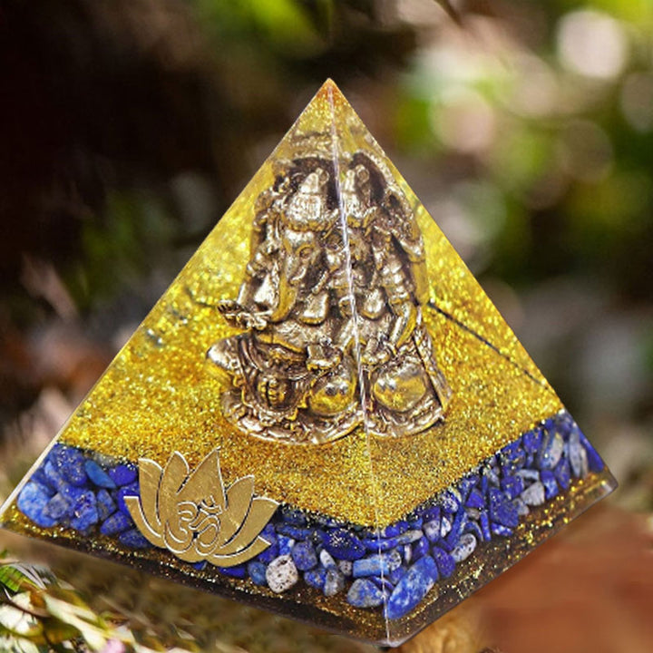 Pyramide d'orgone en lapis-lazuli Olivenorma avec symbole d'éléphant