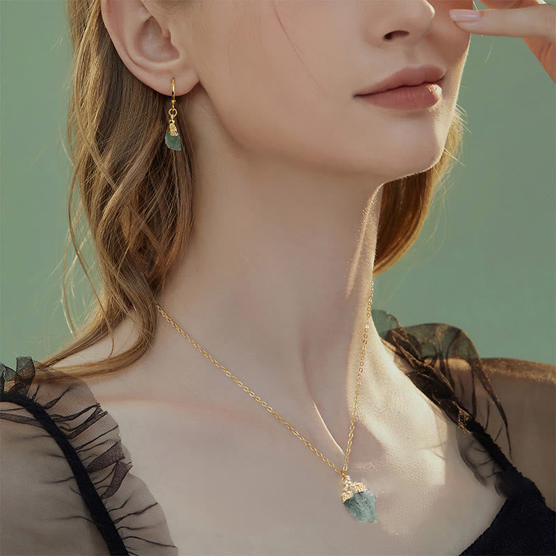 Ensemble de boucles d'oreilles et collier avec pendentif en cristal irrégulier naturel Olivenorma