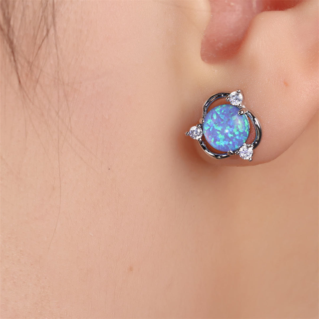 Boucles d'oreilles à tige rondes en zircon blanc et opale Olivenorma