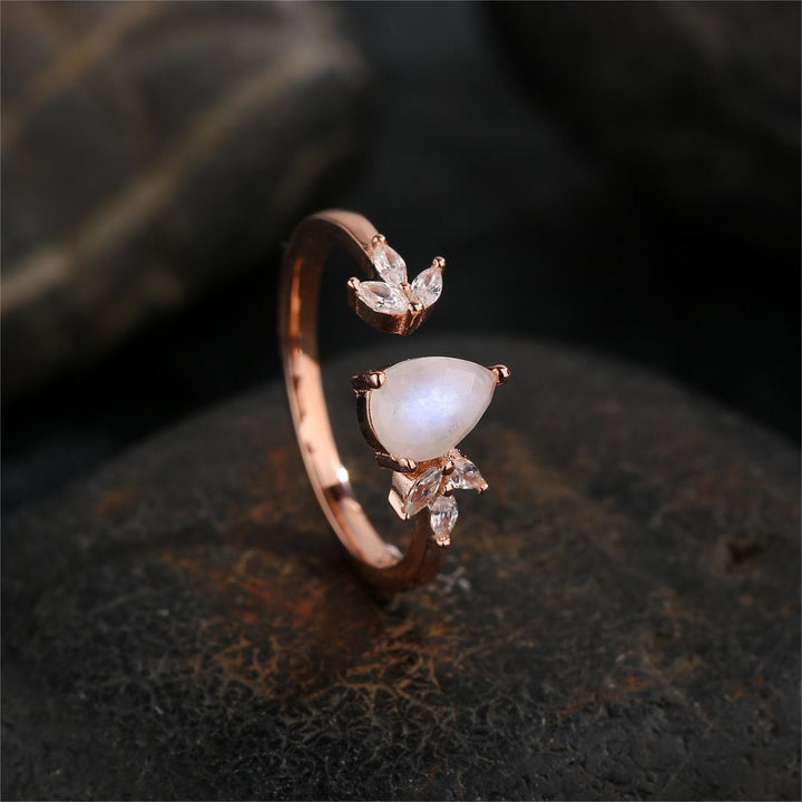 Bague ajustable en forme de feuille avec pierre de lune à facettes et zircon blanc Olivenorma