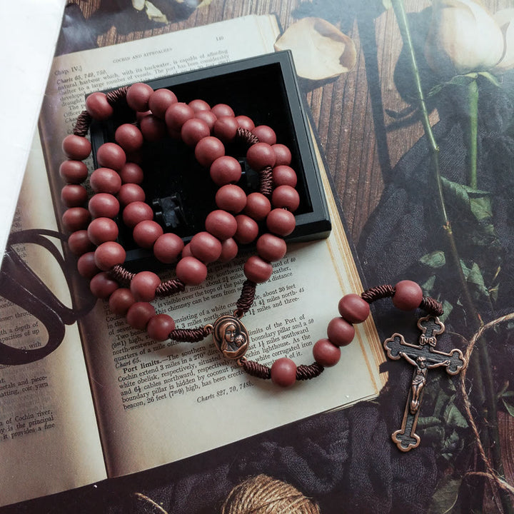 Collier chapelet en perles de bois rouge marron Olivenorma de 10 mm