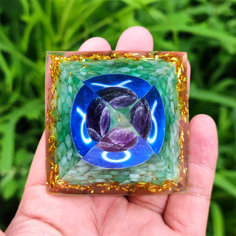 Pyramide d'orgone du zodiaque Taureau en améthyste Olivenorma avec aventurine verte