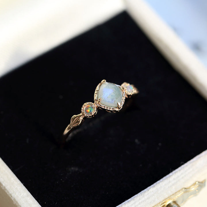 Collier avec anneau carré en pierre naturelle de labradorite Olivenorma