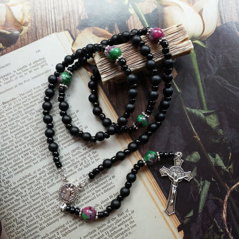 Collier chapelet en forme de croix avec onyx noir, rubis et zoïsite Olivenorma
