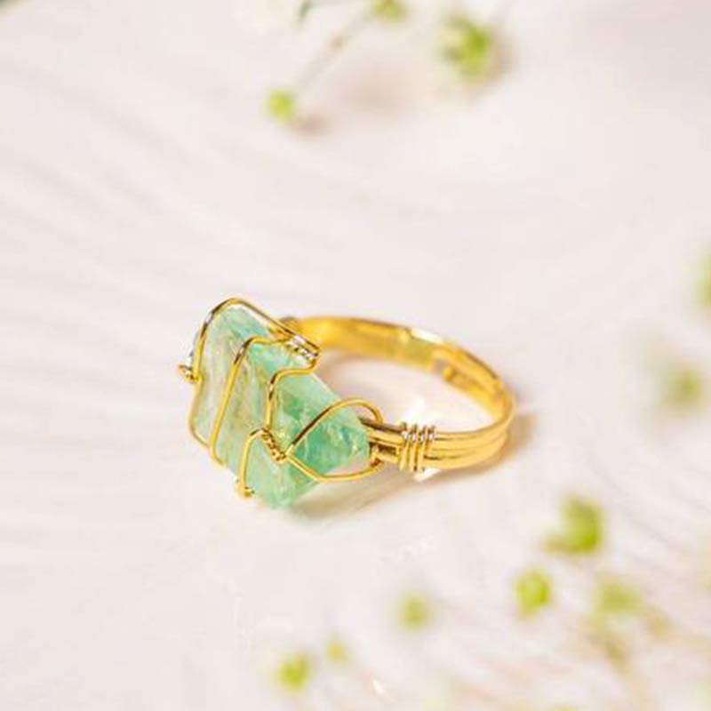 Bague irrégulière en cristal naturel