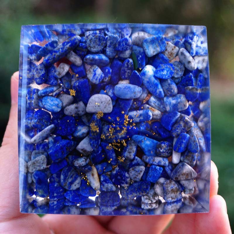 Lapis-lazuli Olivenorma avec pyramide d'orgone de l'arbre de vie en quartz fraise