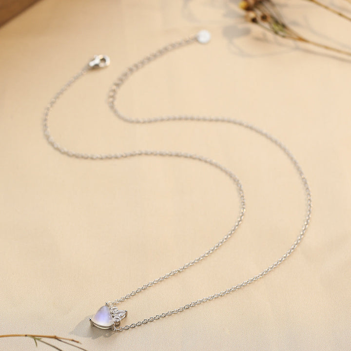 Collier pendentif décoratif en forme de cœur avec pierre de lune et zircon blanc Olivenorma