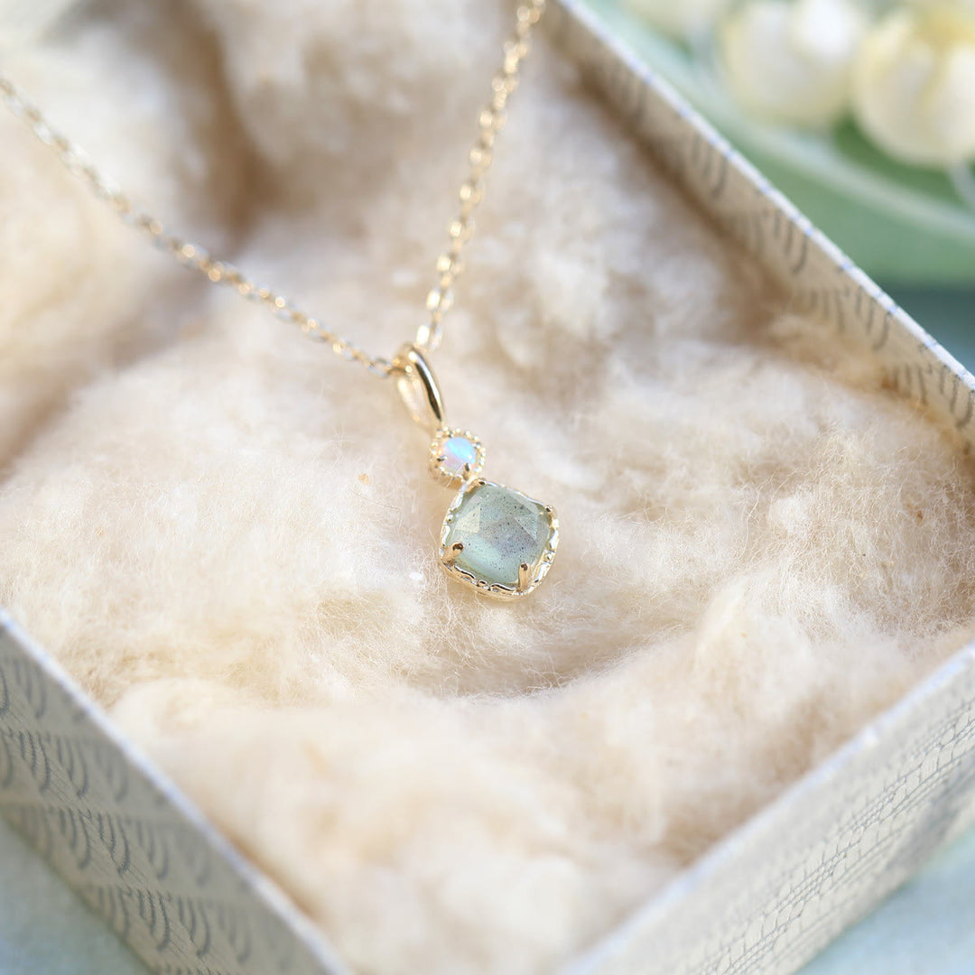 Collier avec anneau carré en pierre naturelle de labradorite Olivenorma