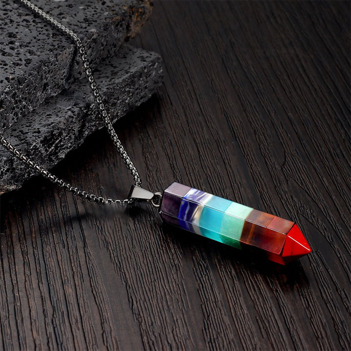 Collier en cristal hexagonal avec pierres précieuses chakra