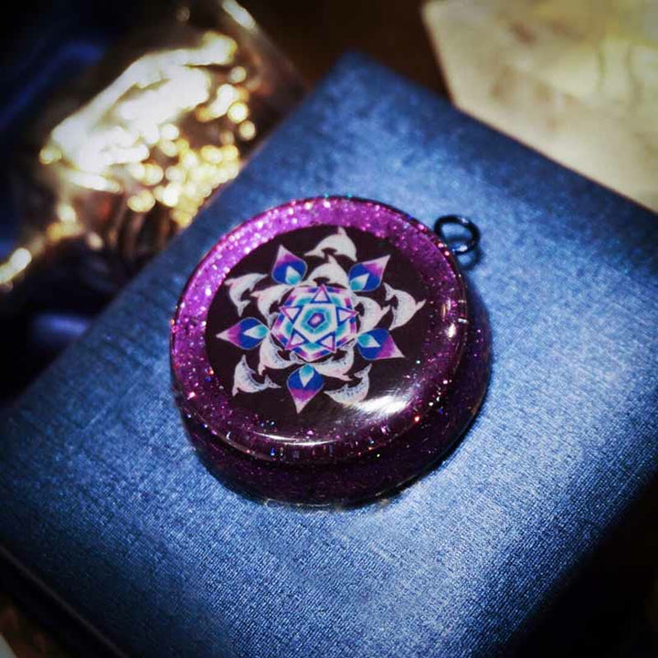 Collier en pierre brute de cristal naturel Olivenorma « Voice of Dolphin »