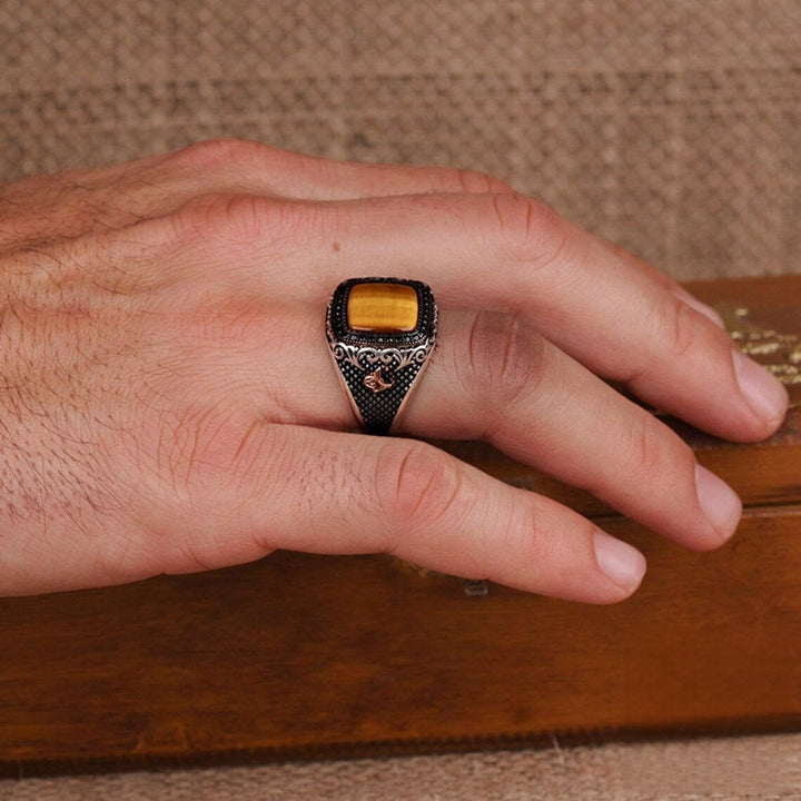 Bague pour homme en métal avec œil de tigre gravé Olivenorma