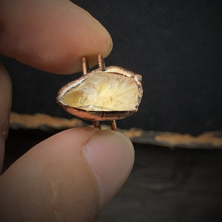 Bague ajustable en pierre brute irrégulière naturelle Olivenorma avec douze pierres de naissance