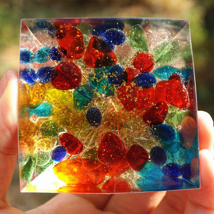 Pyramide d'orgone de l'arbre de vie en fluorite et péridot Olivenorma