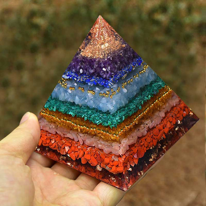 Pyramide d'orgone d'équilibre naturel des chakras Olivenorma