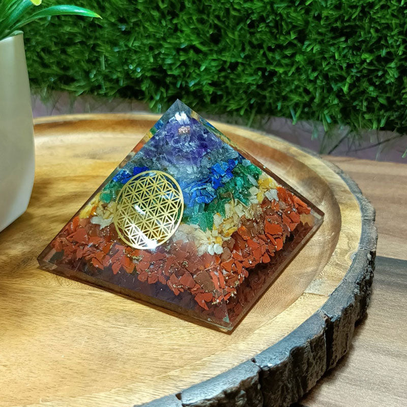 Symbole de la fleur de vie du chakra Olivenorma, pyramide d'orgone
