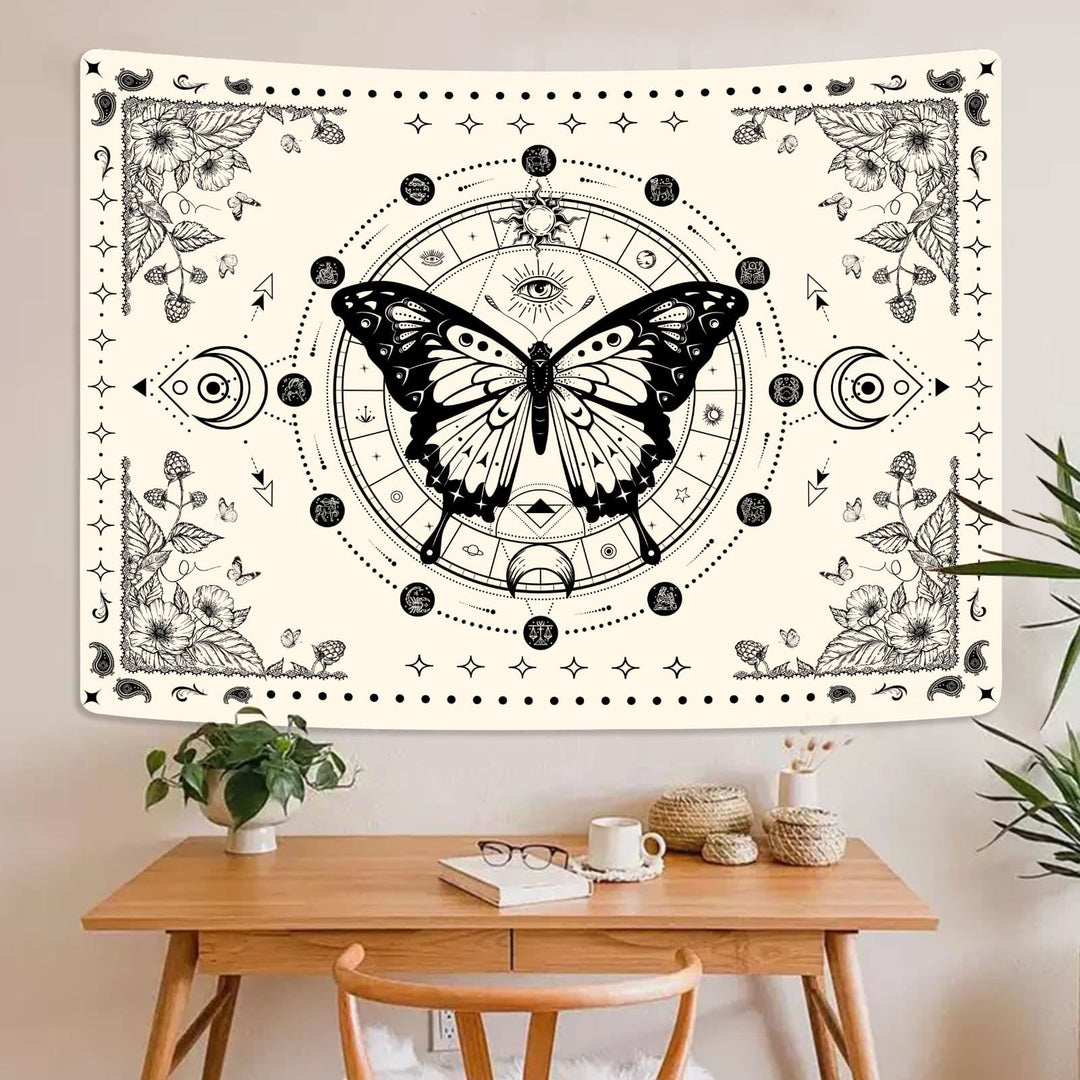 Tapisserie beige Olivenorma, papillon noir, fleur de lune