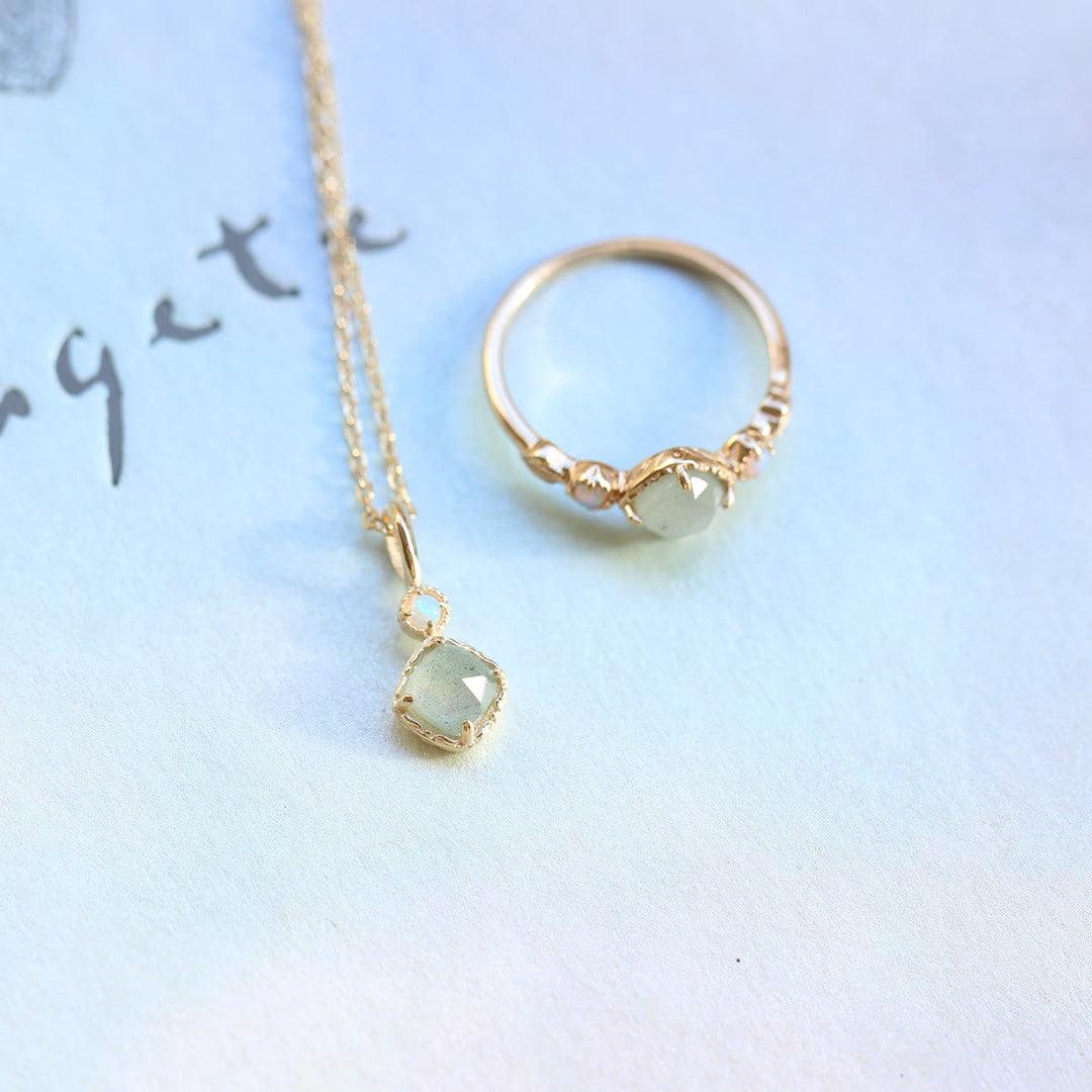 Collier avec anneau carré en pierre naturelle de labradorite Olivenorma