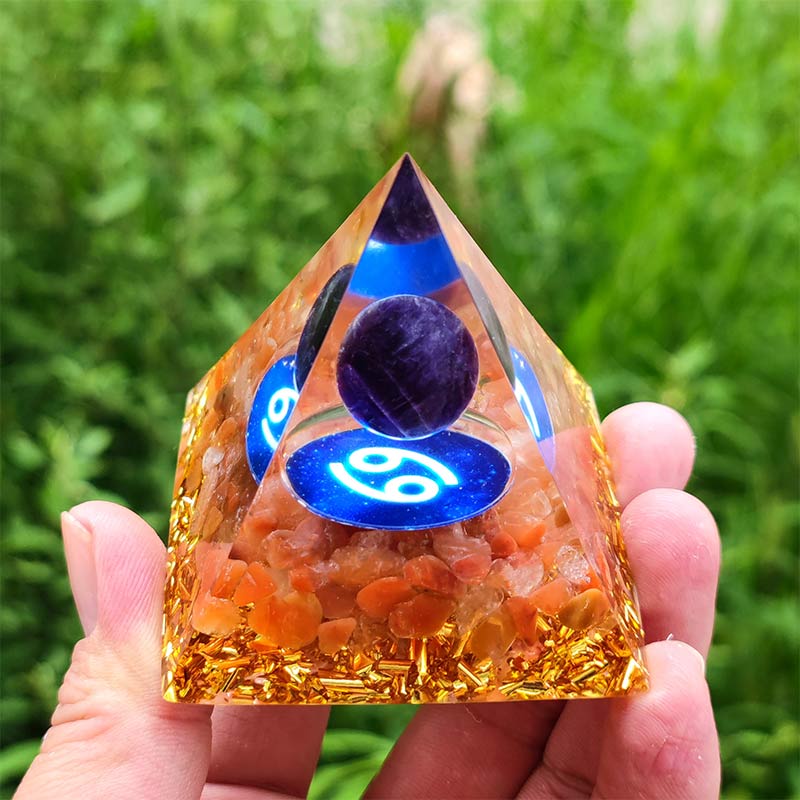 Pyramide d'orgone du zodiaque Cancer en améthyste Olivenorma avec cornaline