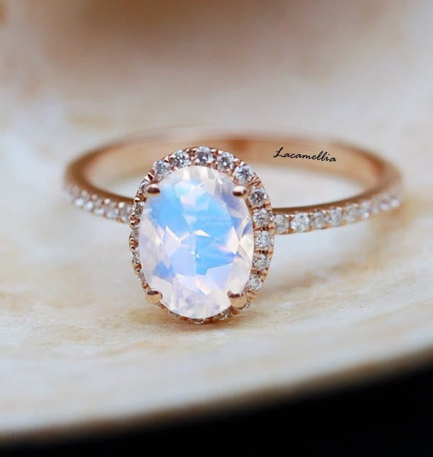 Bague de luxe en or rose avec pierre de lune Olivenorma