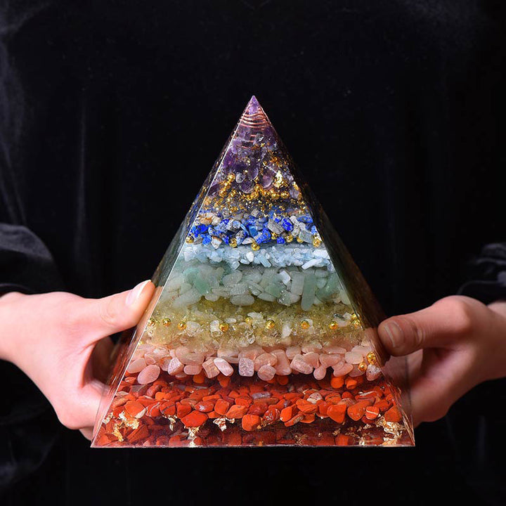 Pyramide d'orgone d'équilibre naturel des chakras Olivenorma