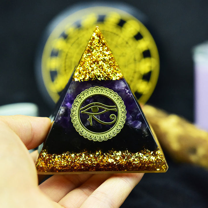 Olivenorma Améthyste Obsidienne Oeil d'Horus Symbole Orgone Pyramide